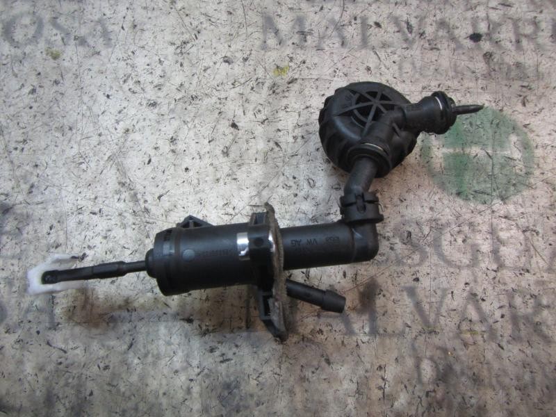 Recambio de bomba embrague para skoda rapid active referencia OEM IAM 6R0721405  