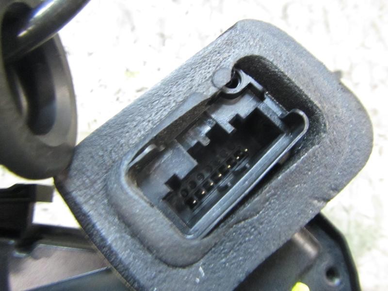 Recambio de cerradura puerta delantera derecha para skoda rapid active referencia OEM IAM 5E1837016A  