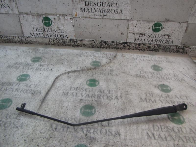 Recambio de brazo limpia delantero derecho para peugeot 207 1.6 16v hdi referencia OEM IAM   