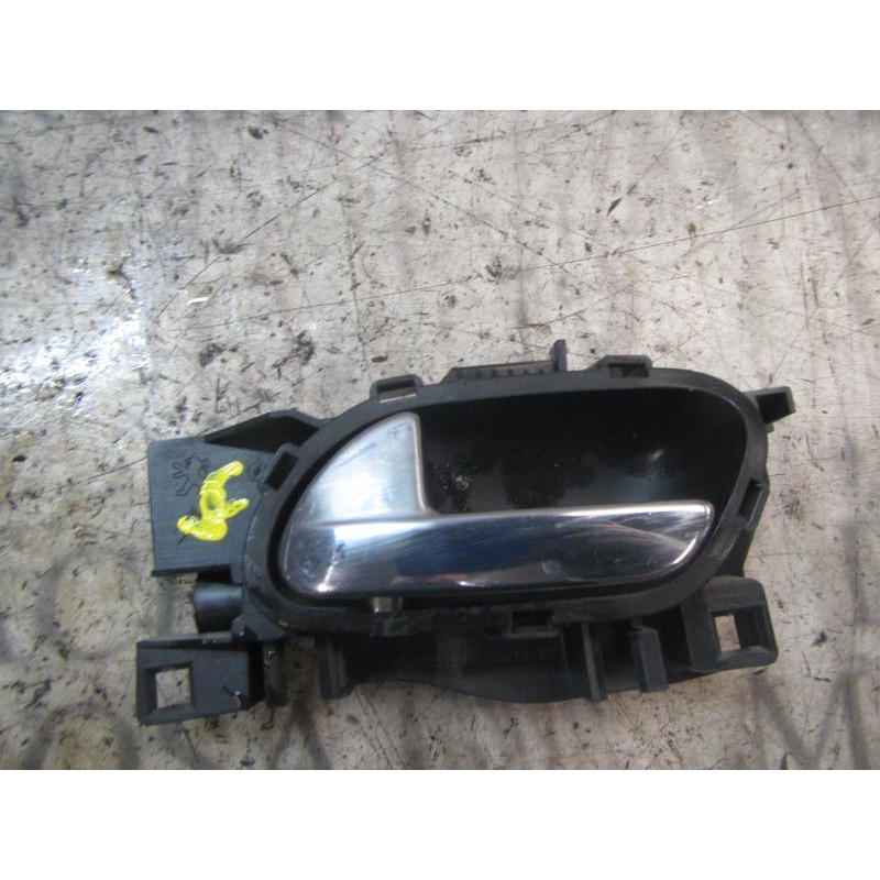 Recambio de maneta interior delantera izquierda para peugeot 207 1.6 16v hdi referencia OEM IAM   