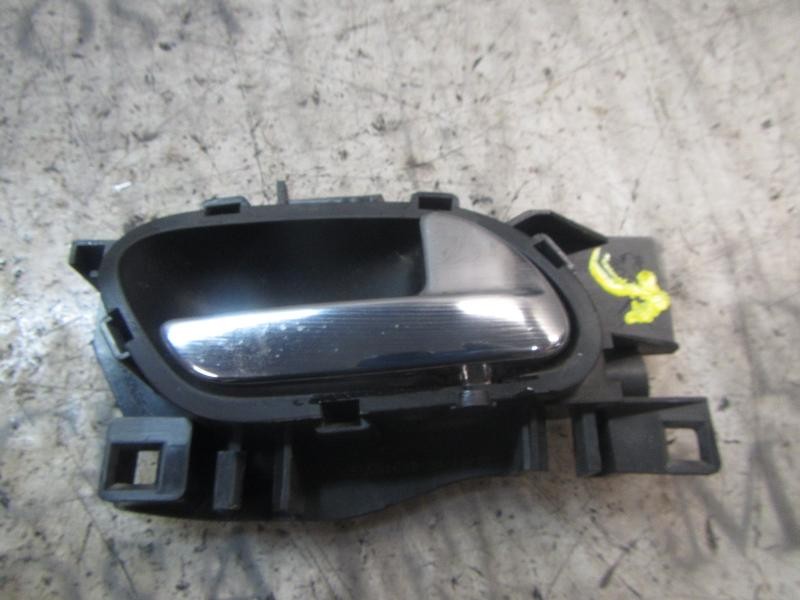 Recambio de maneta interior trasera derecha para peugeot 207 1.6 16v hdi referencia OEM IAM   