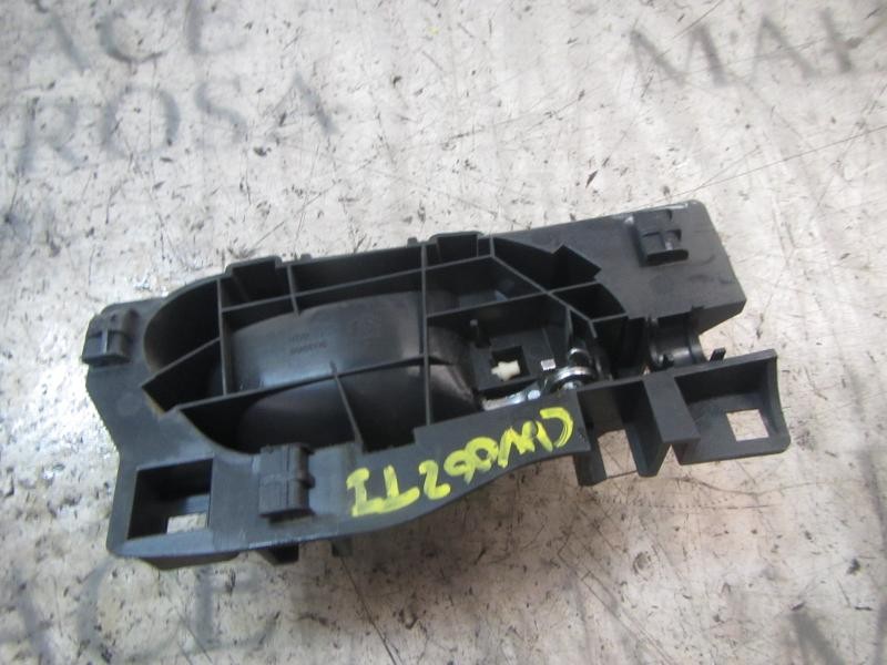 Recambio de maneta interior trasera izquierda para peugeot 207 1.6 16v hdi referencia OEM IAM   