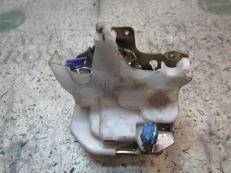 Recambio de cerradura puerta trasera derecha para nissan x-trail (t30) comfort referencia OEM IAM 82502AA210  