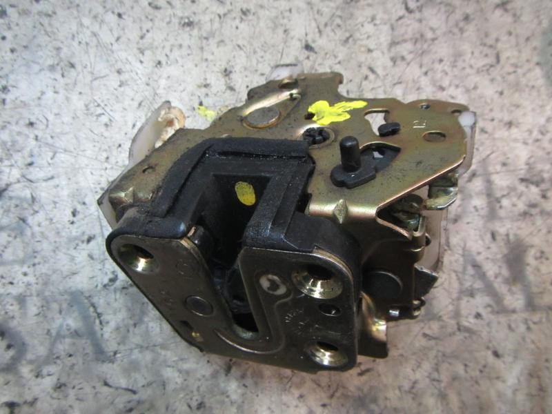 Recambio de cerradura puerta trasera izquierda para nissan x-trail (t30) comfort referencia OEM IAM 82503AA210  