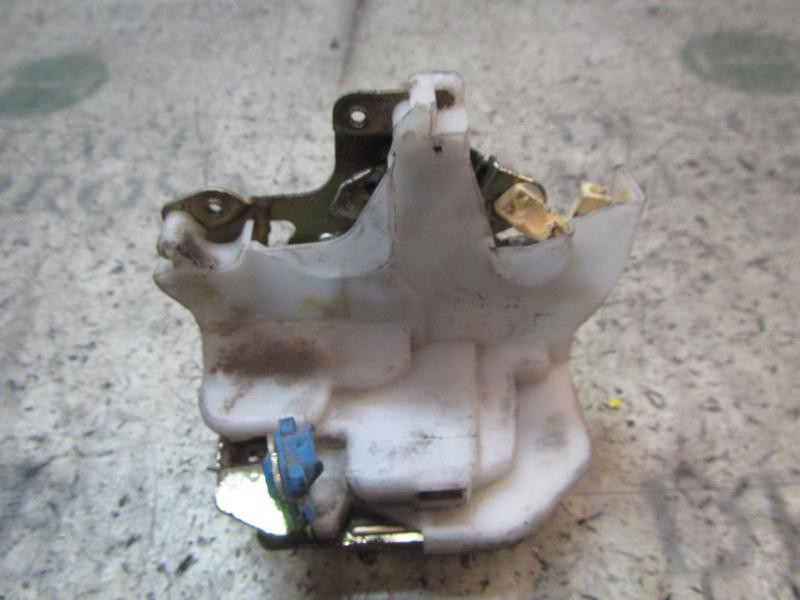 Recambio de cerradura puerta trasera izquierda para nissan x-trail (t30) comfort referencia OEM IAM 82503AA210  