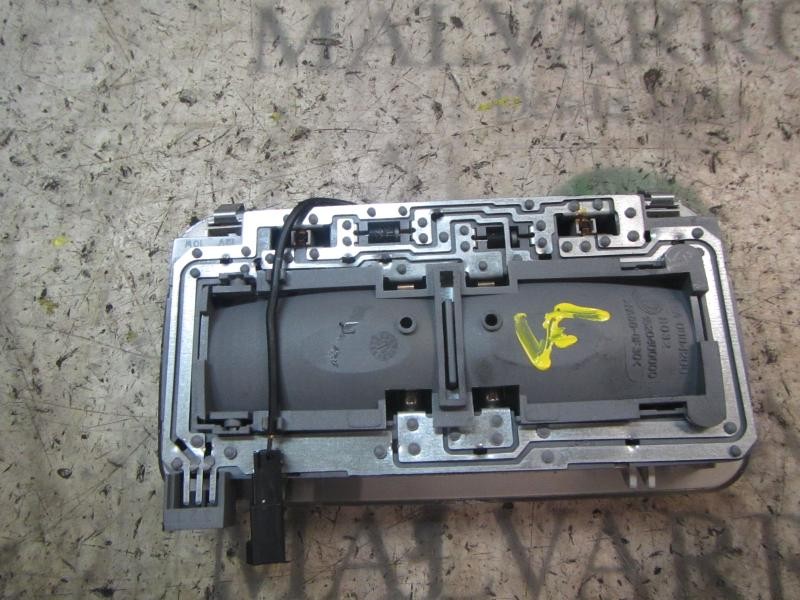 Recambio de piloto interior para fiat punto (evo) (199) 1.4 16v referencia OEM IAM 735533394  