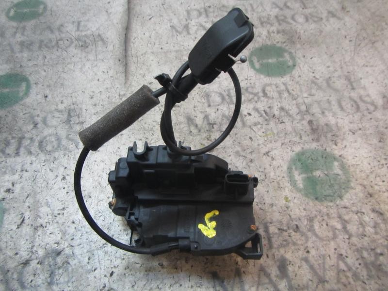 Recambio de cerradura puerta delantera derecha para renault megane iii berlina 5 p dynamique referencia OEM IAM 805020001R  