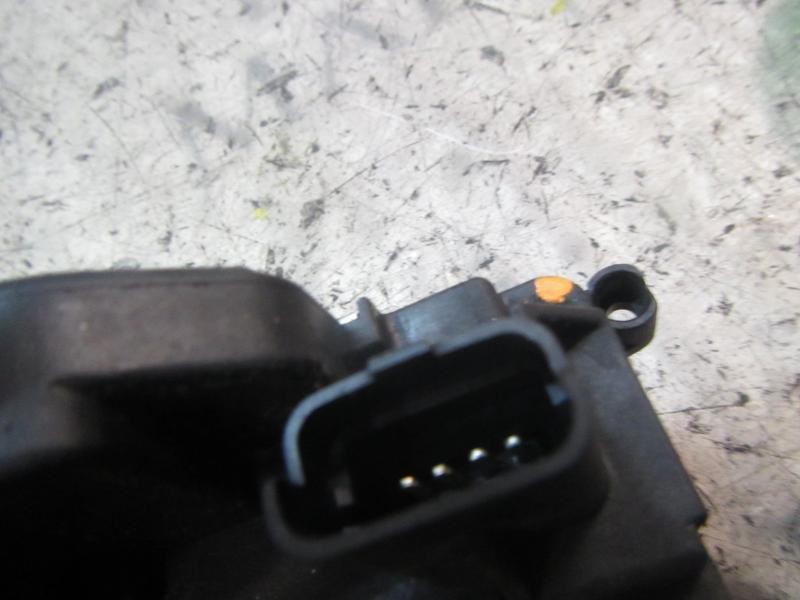 Recambio de cerradura puerta delantera derecha para renault megane iii berlina 5 p dynamique referencia OEM IAM 805020001R  