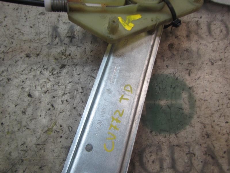 Recambio de elevalunas trasero derecho para renault megane iii berlina 5 p dynamique referencia OEM IAM 827200003R  