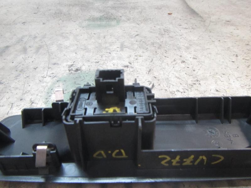 Recambio de mando elevalunas delantero derecho para renault megane iii berlina 5 p dynamique referencia OEM IAM 809600750R  