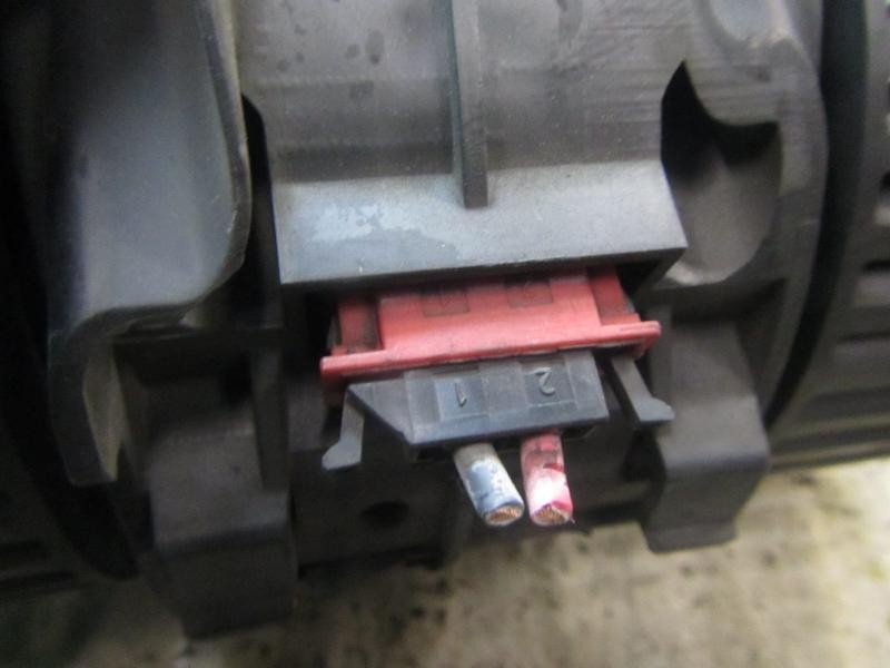 Recambio de motor calefaccion para renault megane iii berlina 5 p dynamique referencia OEM IAM 272104937R  