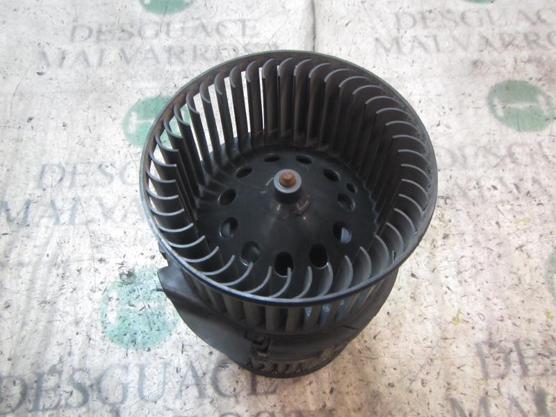 Recambio de motor calefaccion para renault megane iii berlina 5 p dynamique referencia OEM IAM 272104937R  