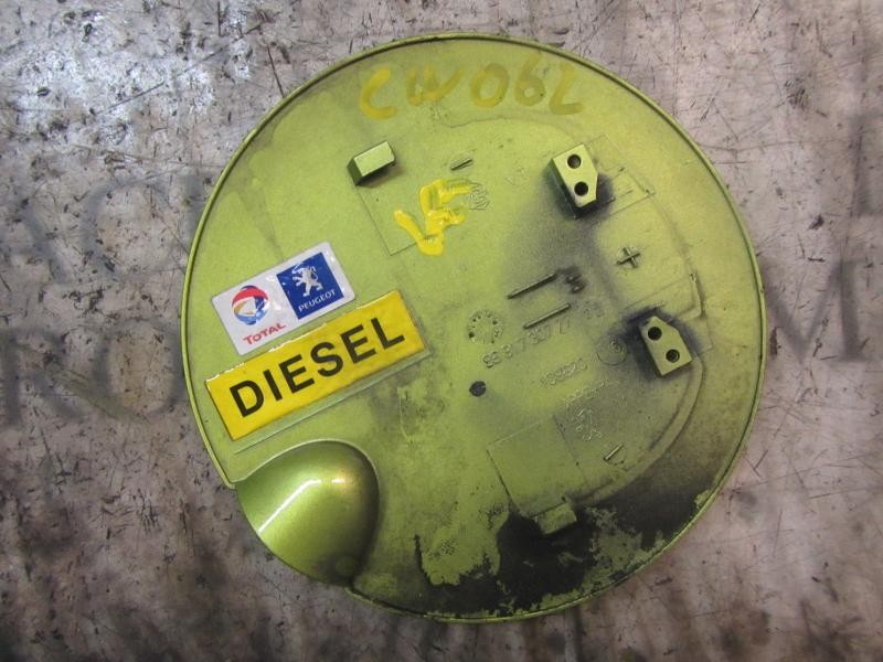 Recambio de tapa combustible para peugeot 207 1.6 16v hdi referencia OEM IAM   