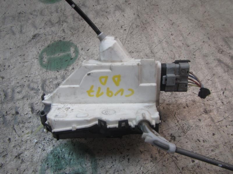 Recambio de cerradura puerta delantera derecha para citroën c-elysée seduction referencia OEM IAM 9676785780  