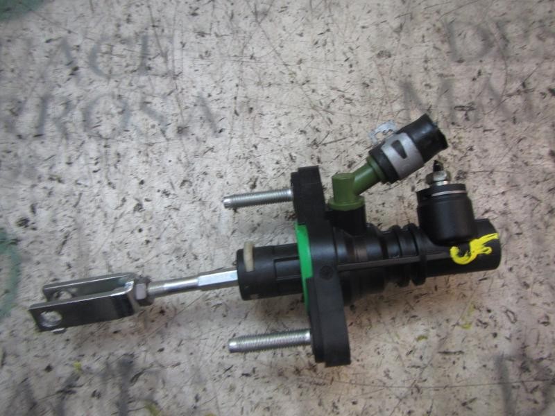 Recambio de bomba embrague para toyota avensis (t27) 2.0 d-4d cat referencia OEM IAM   