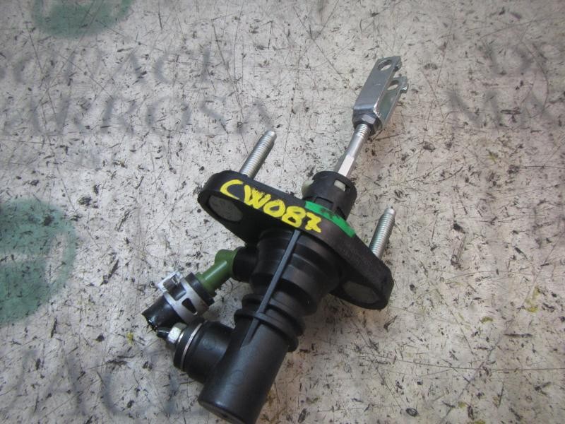 Recambio de bomba embrague para toyota avensis (t27) 2.0 d-4d cat referencia OEM IAM   