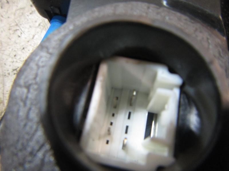 Recambio de cerradura puerta trasera izquierda para toyota avensis (t27) 2.0 d-4d cat referencia OEM IAM   