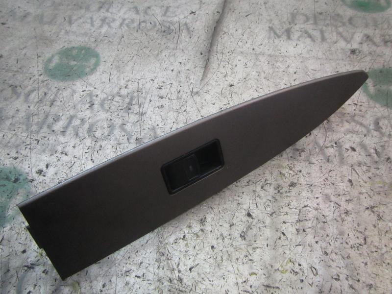 Recambio de mando elevalunas delantero derecho para toyota avensis (t27) 2.0 d-4d cat referencia OEM IAM   