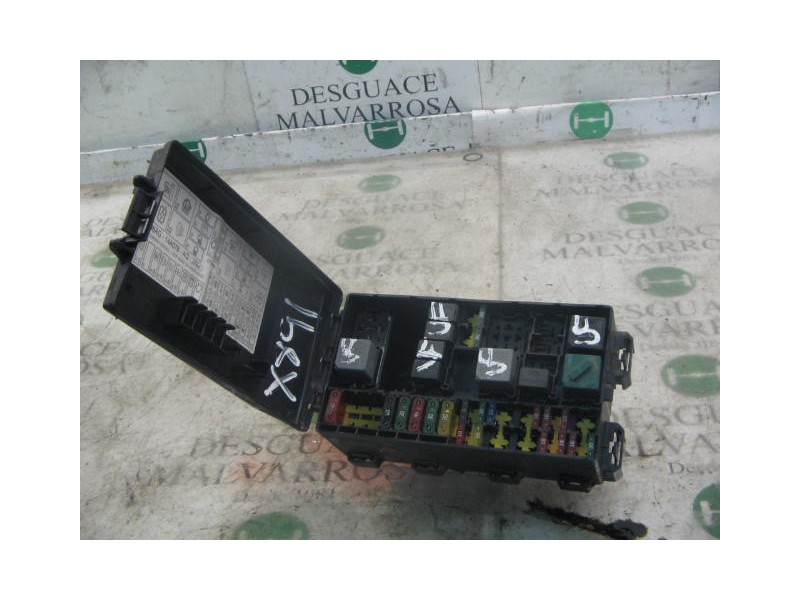Recambio de caja reles / fusibles para ford focus berlina (cak) ghia referencia OEM IAM   