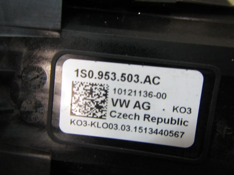 Recambio de mando intermitentes para skoda 3.21 ambition referencia OEM IAM 1S09535139B9 1S0953503AC 1012113600