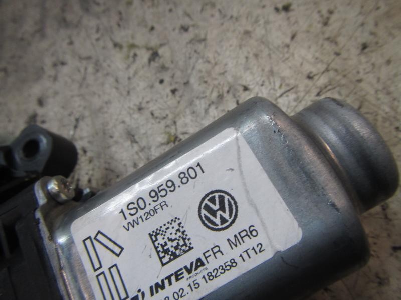 Recambio de motor elevalunas delantero derecho para skoda 3.21 ambition referencia OEM IAM 1S0959801 1S0959801 402491D