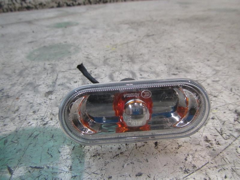 Recambio de piloto lateral izquierdo para skoda 3.21 ambition referencia OEM IAM 7E0949117  