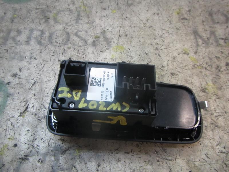 Recambio de mando elevalunas delantero izquierdo para ford fiesta (cb1) 1.4 tdci cat referencia OEM IAM   