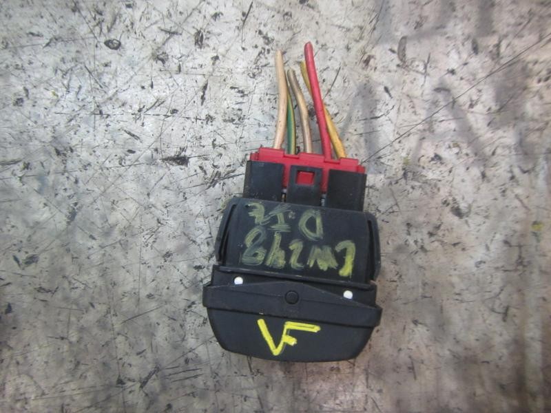 Recambio de mando elevalunas delantero izquierdo para citroën xsara berlina 1.9 diesel referencia OEM IAM   