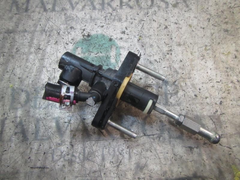 Recambio de bomba embrague para toyota yaris 1.0 cat referencia OEM IAM 314200D160  