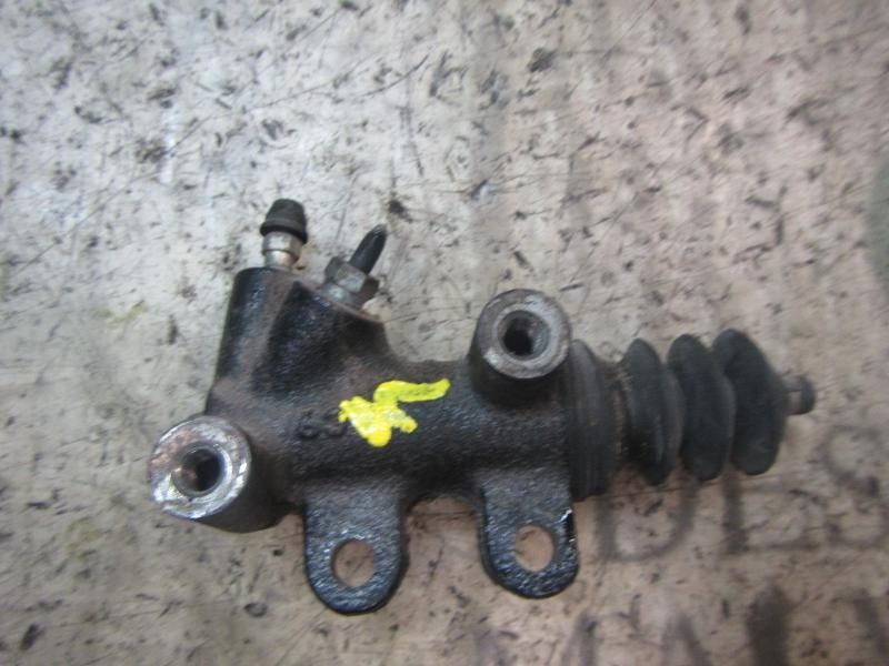 Recambio de bombin embrague para toyota yaris 1.0 cat referencia OEM IAM 3147052102  