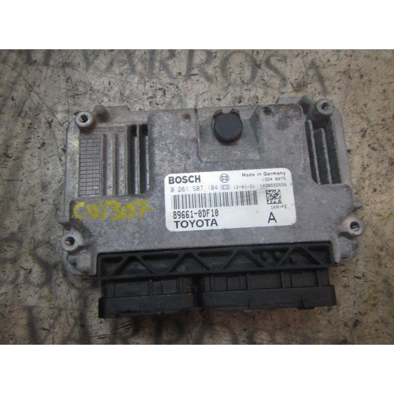 Recambio de centralita motor uce para toyota yaris 1.0 cat referencia OEM IAM 896610DF10 896610DF10 0261507104