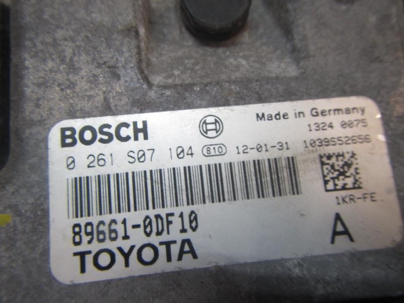 Recambio de centralita motor uce para toyota yaris 1.0 cat referencia OEM IAM 896610DF10 896610DF10 0261507104