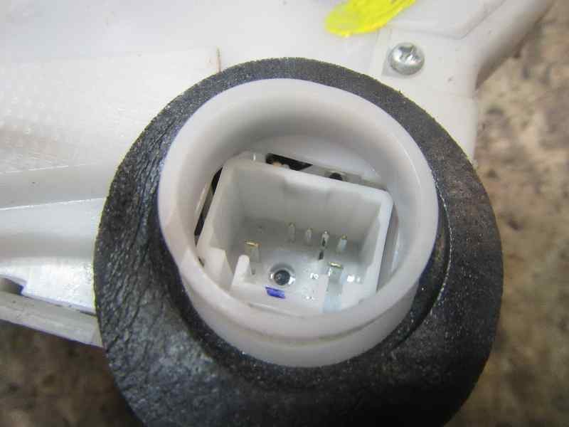 Recambio de cerradura puerta delantera izquierda para toyota yaris 1.0 cat referencia OEM IAM 690400D140  