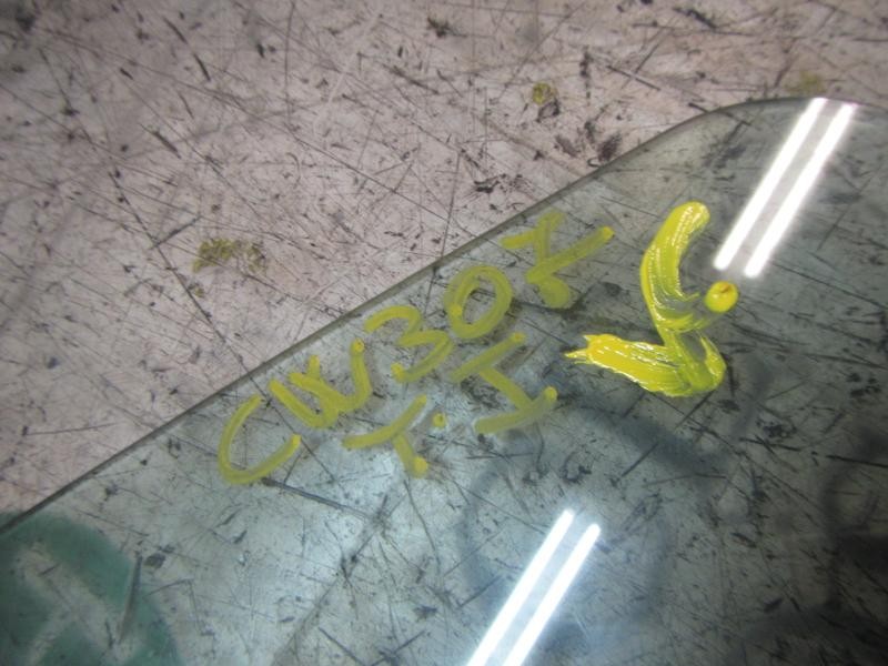 Recambio de cristal puerta trasero izquierdo para toyota yaris 1.0 cat referencia OEM IAM 681400D200  