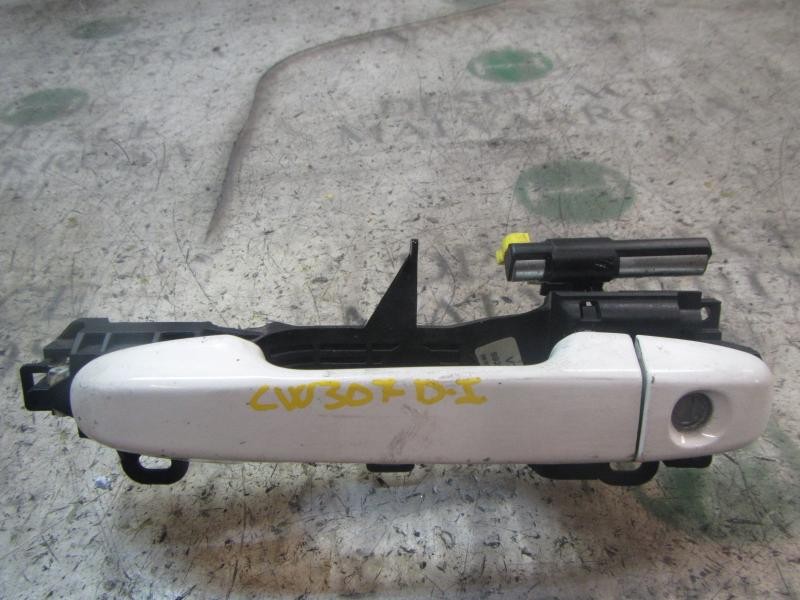 Recambio de maneta exterior delantera izquierda para toyota yaris 1.0 cat referencia OEM IAM 692110D904  