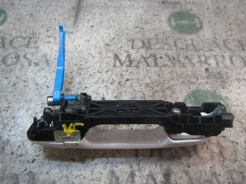 Recambio de maneta exterior trasera izquierda para toyota yaris 1.0 cat referencia OEM IAM 692110D904  