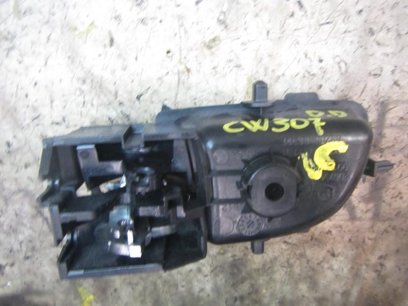 Recambio de maneta interior delantera derecha para toyota yaris 1.0 cat referencia OEM IAM 692050D200C0  