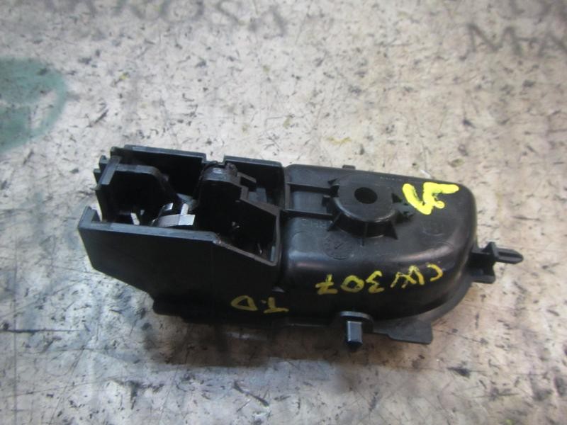 Recambio de maneta interior trasera derecha para toyota yaris 1.0 cat referencia OEM IAM 692050D200C0  