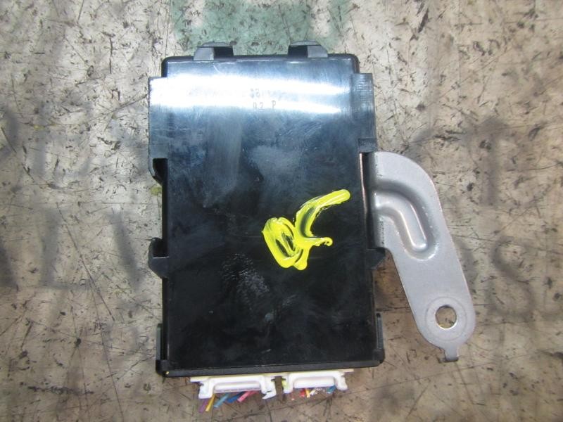 Recambio de modulo electronico para toyota yaris 1.0 cat referencia OEM IAM 896900D050 896900D050 MB1025500830