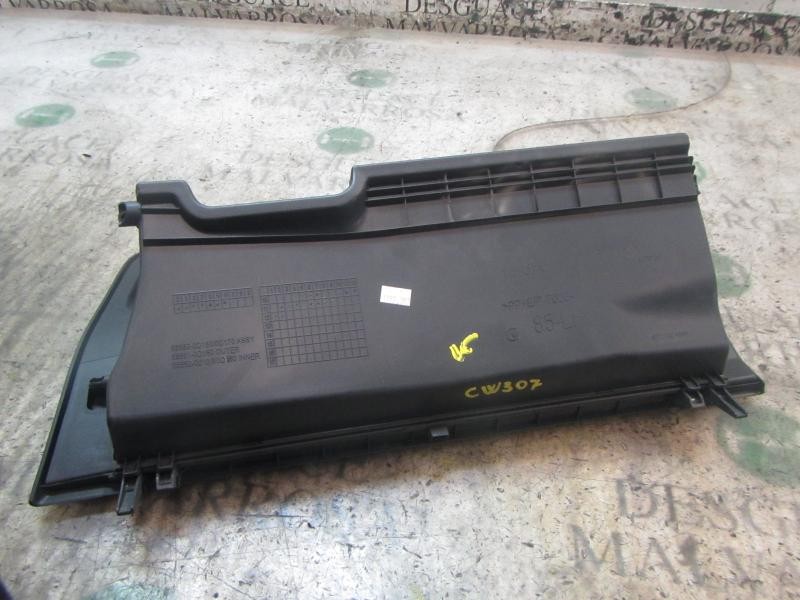 Recambio de guantera para toyota yaris 1.0 cat referencia OEM IAM 555500D150C0  