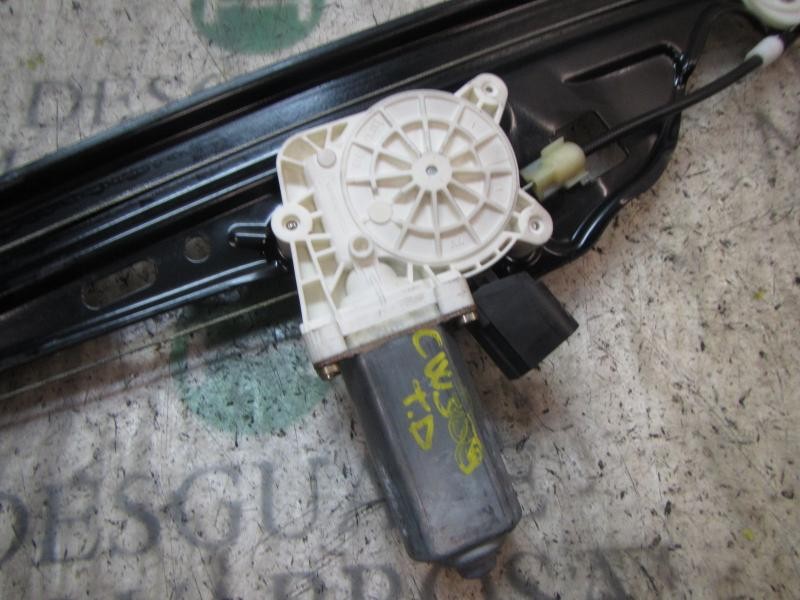 Recambio de elevalunas trasero derecho para bmw serie 5 berlina (e60) 530d referencia OEM IAM 51357184746 6922320 