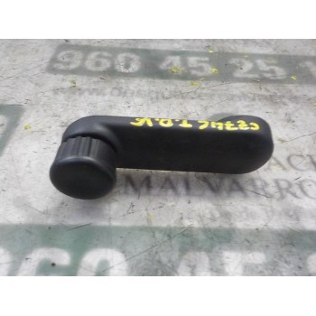 MANETA ELEVALUNAS TRASERA DERECHA 8200673745 