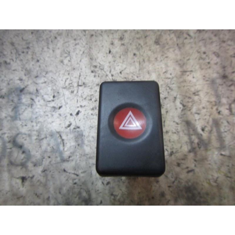 Recambio de warning para dacia logan ambiance referencia OEM IAM 6001546813  