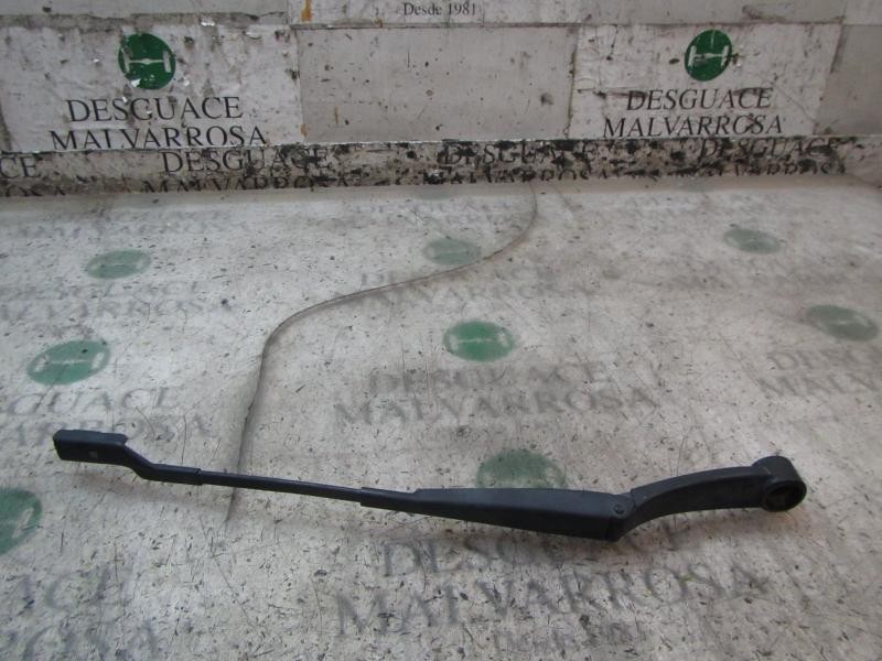 Recambio de brazo limpia delantero izquierdo para kia cee´d 1.6 crdi cat referencia OEM IAM 983111H000  