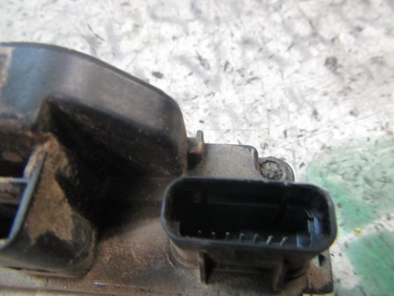 Recambio de cerradura puerta trasera derecha para kia cee´d 1.6 crdi cat referencia OEM IAM 814201H000  