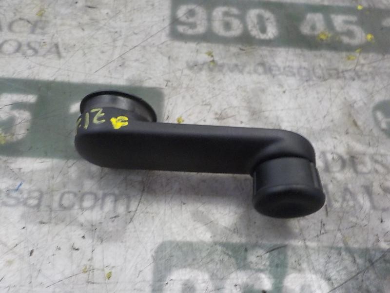 Recambio de maneta elevalunas trasera izquierda para dacia sandero 1.6 cat referencia OEM IAM 8200673745  