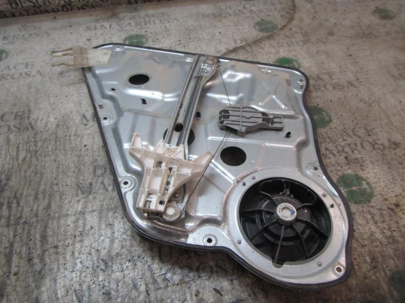 Recambio de elevalunas trasero derecho para kia cee´d 1.6 crdi cat referencia OEM IAM 834811H010  