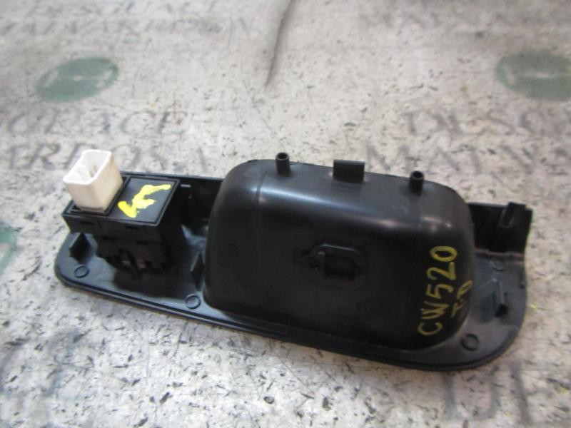 Recambio de mando elevalunas trasero derecho para kia cee´d 1.6 crdi cat referencia OEM IAM 935751H100EQ  