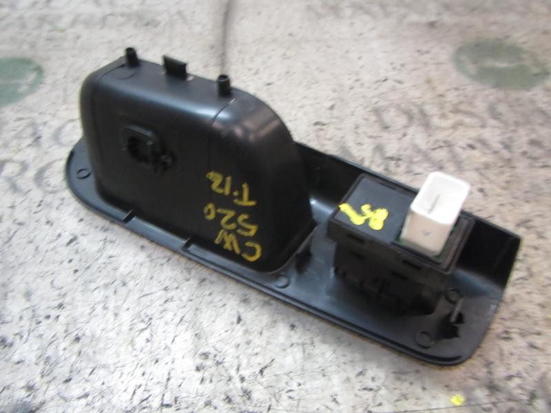 Recambio de mando elevalunas trasero izquierdo para kia cee´d 1.6 crdi cat referencia OEM IAM 935751H100EQ  