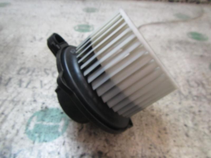 Recambio de motor calefaccion para kia cee´d 1.6 crdi cat referencia OEM IAM 971131H000  